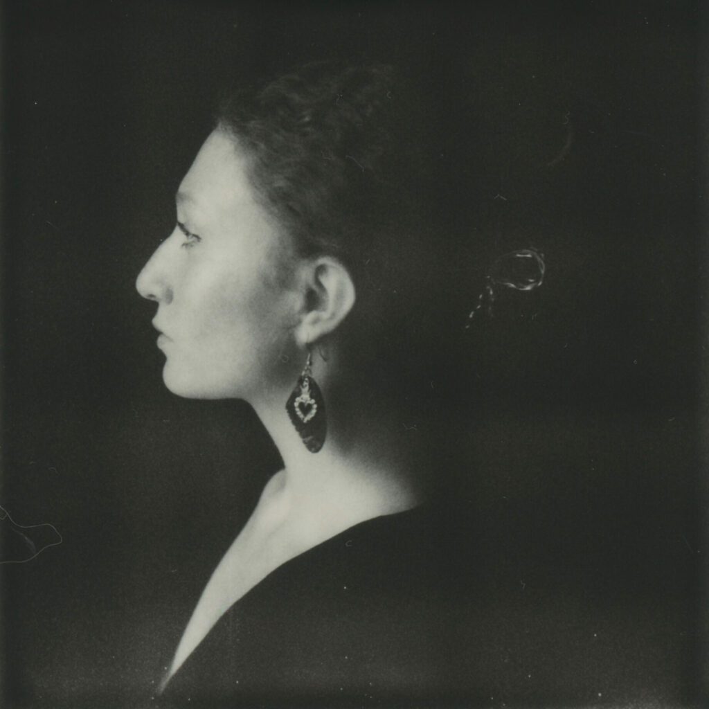 Anouk Gresset pour les boucles d'oreille Hosantic